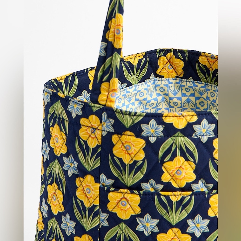 πΌπHOST PICK!!!ππΌ Vera Bradley Cotton Tote Bag in Daffodils - Picture 5 of 5